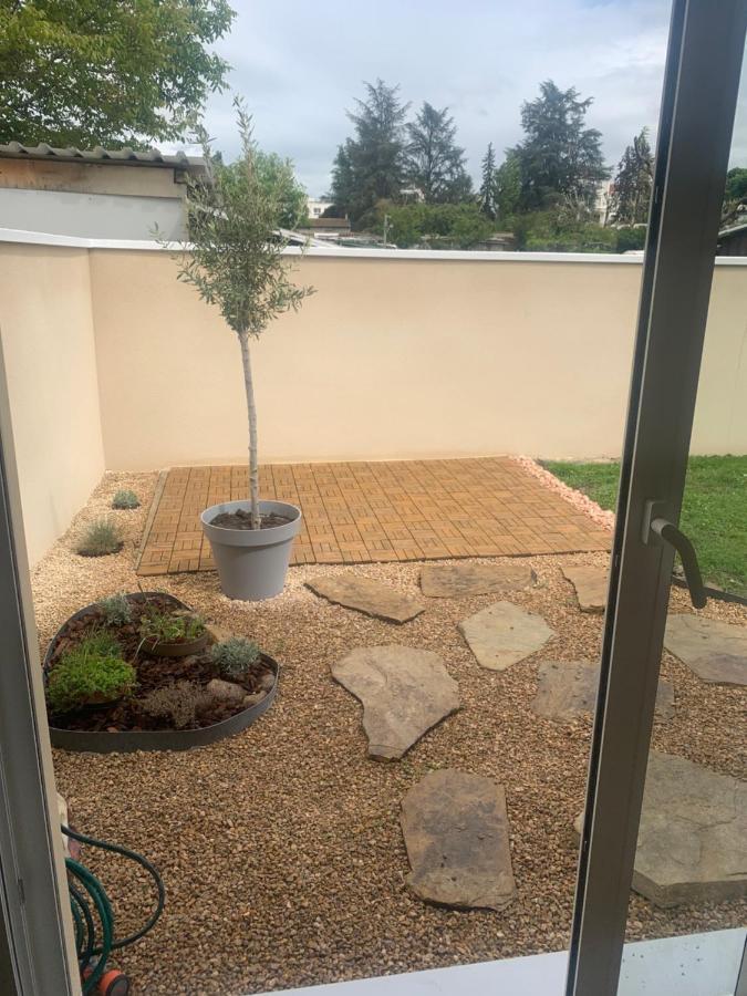 Bleu Marine Chic Calme Et Jardin Villa Andrezieux-Boutheon